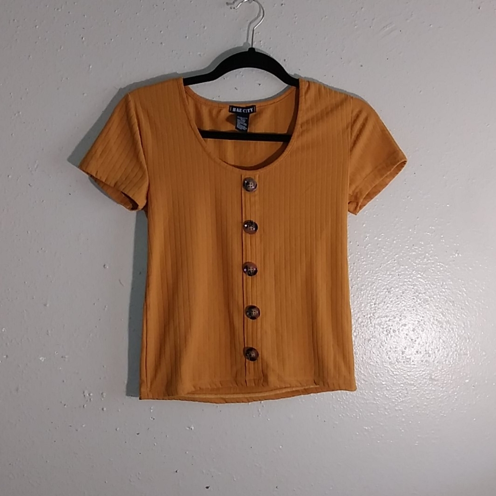 U neck top